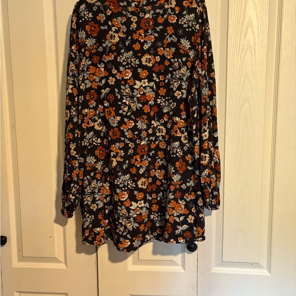 Cracker Barrel Floral Black and Orange Top
